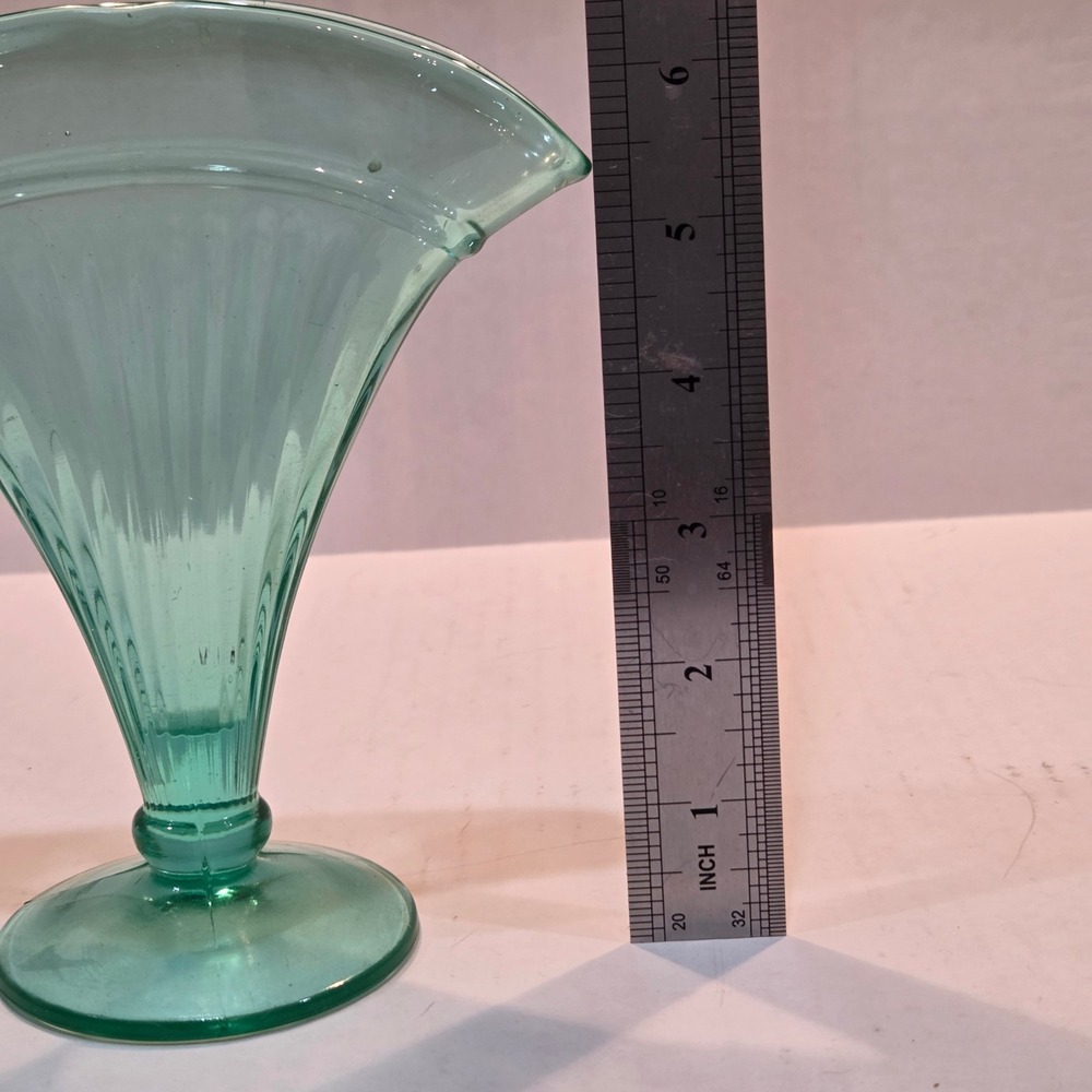 Vintage Uranium Glass Fan Vase Teal Green Ribbed Art Deco UV Reactive - Picture 8 of 10